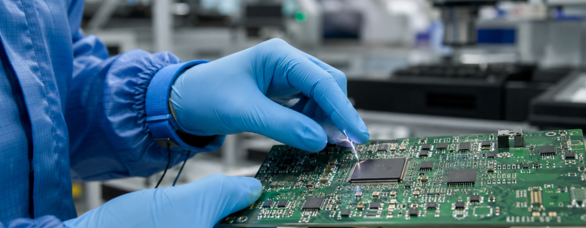 Wyładowanie elektrostatyczne przy montażu PCB